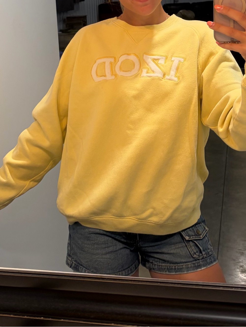 IZOD Pale Yellow Crewneck Sweatshirt
